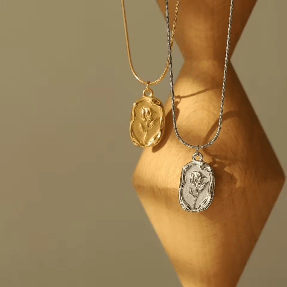 Collana con Pendente Venere